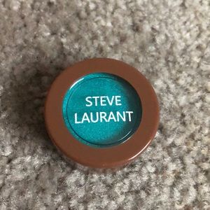 Steve Laurent eyeshadow in Sea green